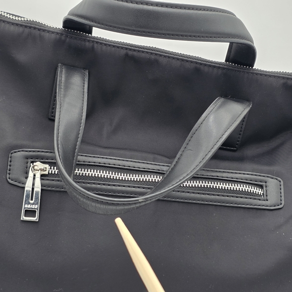 Reiss Carlton Nylon Black Messenger Bag - Picture 5 of 16